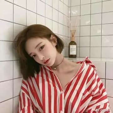 橙色女孩